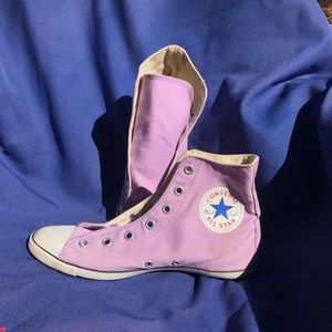 Converse size Women’s 6 lavender